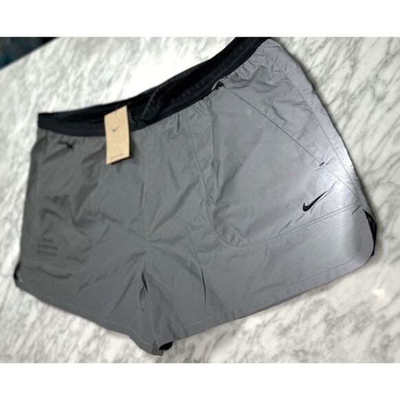 Nike Dri-Fit ADV Run Division 4" Shorts Reflective Silver FZ1123-035 Men's XXL - Picture 4 of 16